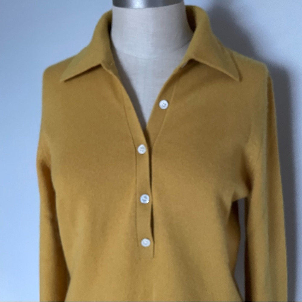 Bloomingdales 100% cashmere long sleeve sweater size M. - Picture 2 of 5